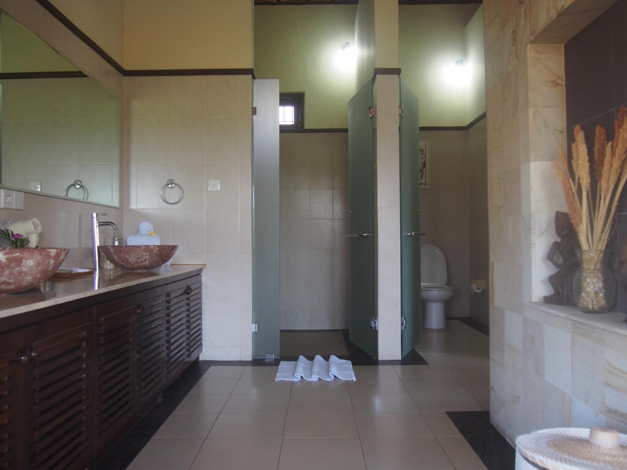 Villa Omah Semar Tulamben  Luaran gambar